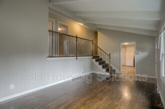 18812 Gateway Dr in Independence, MO - Building Photo - Building Photo