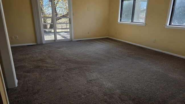 616 East St S in Grinnell, IA - Building Photo - Building Photo