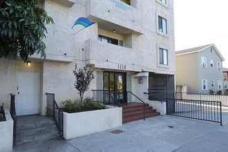 1206-1210 Venice Blvd in Venice, CA - Building Photo - Building Photo