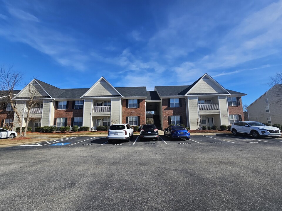 645 Brandermill Rd in Fayetteville, NC - Foto de edificio