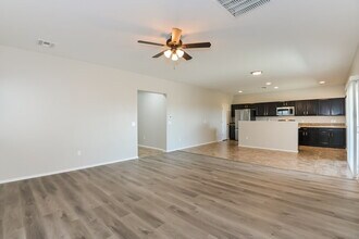 4786 E Desert Thorn Dr in Tucson, AZ - Foto de edificio - Building Photo