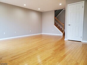 50 Pine St in Montclair, NJ - Building Photo - Building Photo