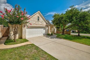 100 Abbey Dr in Austin, TX - Building Photo - Building Photo