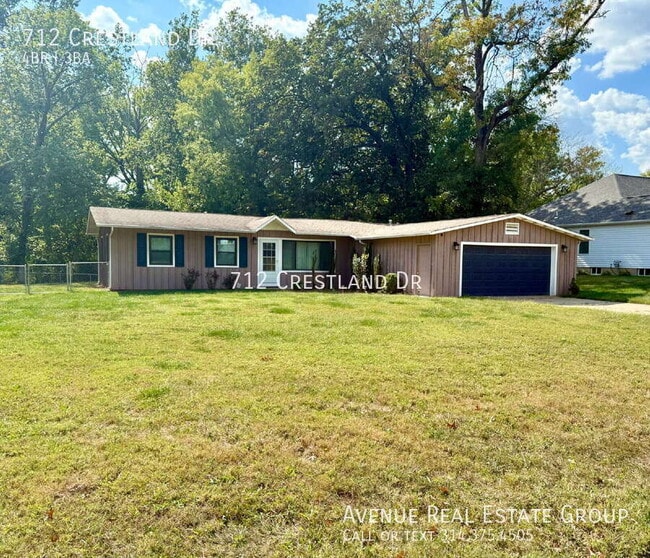 712 Crestland Dr
