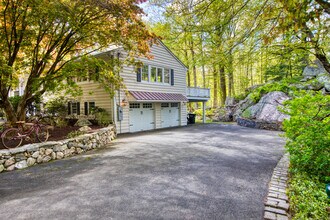 119 Dundee Rd in Stamford, CT - Building Photo - Building Photo