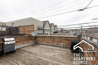 2449 N Ashland Ave, Unit 1 in Chicago, IL - Building Photo - Building Photo