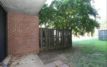 778 Quince Orchard Blvd, Unit T2 in Gaithersburg, MD - Building Photo - Building Photo