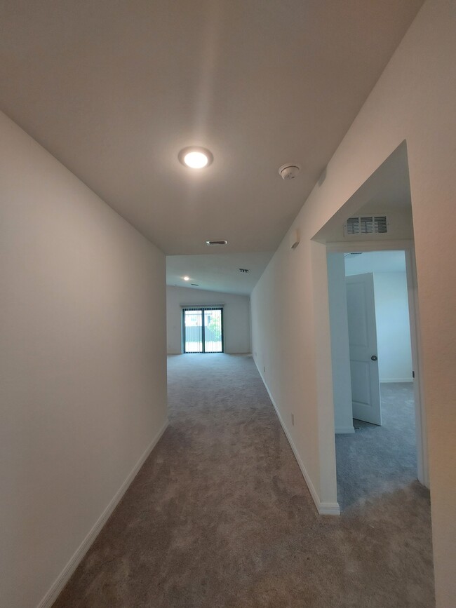 2519 NE 7th Ave in Cape Coral, FL - Building Photo - Building Photo