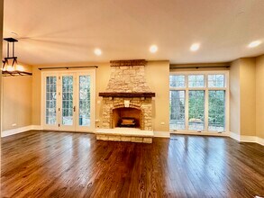 1249 Caroline Ct in Vernon Hills, IL - Foto de edificio - Building Photo