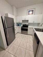 104 SW 9th St in Miami, FL - Building Photo - Building Photo