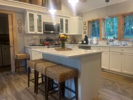 264 Bald Hills Rd N in Round Top, NY - Building Photo