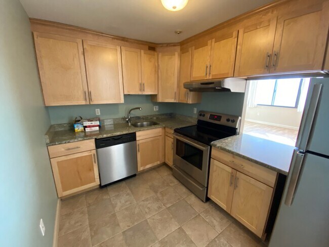 77 Adams St in Quincy, MA - Building Photo - Building Photo