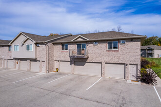 Huron Grove Apartments in Green Bay, WI - Foto de edificio - Building Photo