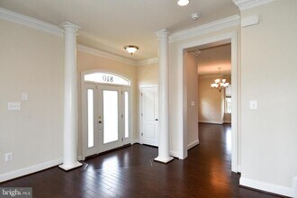 810 Fair Winds Way in Oxon Hill, MD - Foto de edificio - Building Photo