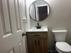 557 NW Newton Dr in Burleson, TX - Building Photo - Building Photo