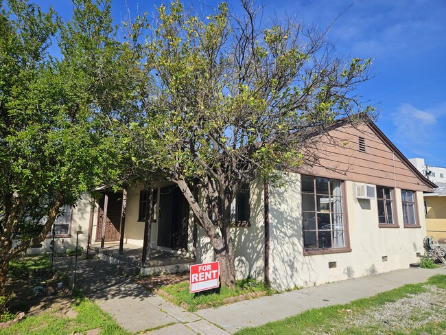 8775 Tilden Ave in Panorama City, CA - Building Photo - Building Photo