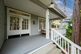 943 18th Ave E in Seattle, WA - Building Photo - Building Photo