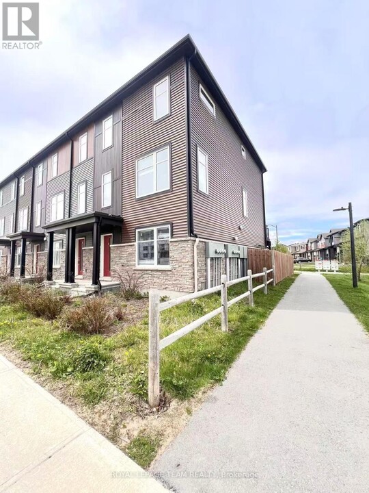 1055 Speedvale Ct in Ottawa, ON - Building Photo