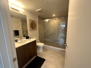 1020 NW 36th Ct, Unit A1 in Miami, FL - Building Photo - Building Photo