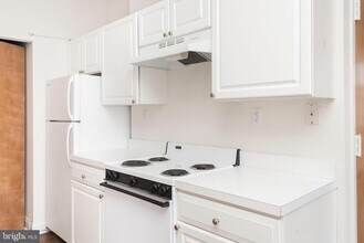 220 S 16th St in Philadelphia, PA - Building Photo - Building Photo