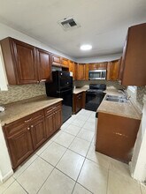 1120 S D St in Lake Worth Beach, FL - Foto de edificio - Building Photo