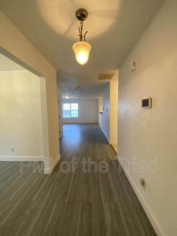 202 Kinnley Ct in Greensboro, NC - Building Photo - Building Photo