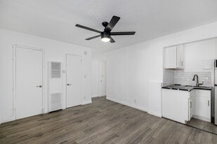 Lockwood Elixir in Los Angeles, CA - Building Photo