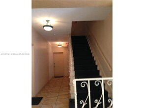 215-230 30th St in Miami Beach, FL - Building Photo - Building Photo