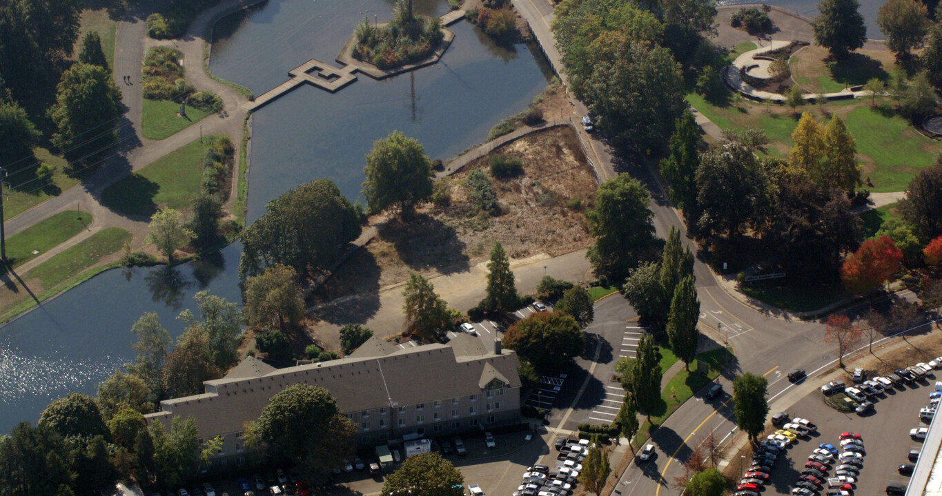 The Alton Baker Apartments in Eugene, OR - Building Photo