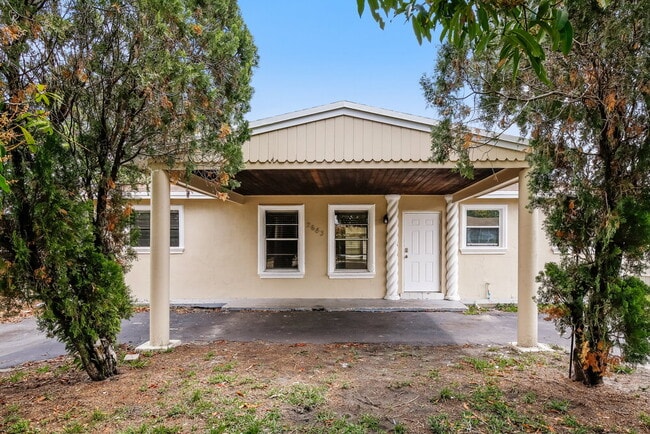 property at 2643 Nassau Dr