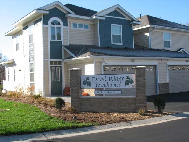 Forest Ridge Townhomes in Forest Lake, MN - Building Photo