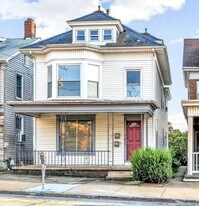 38 E Main St in Dallastown, PA - Building Photo
