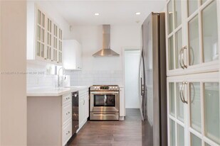 5938 NE 5th Ave in Miami, FL - Building Photo