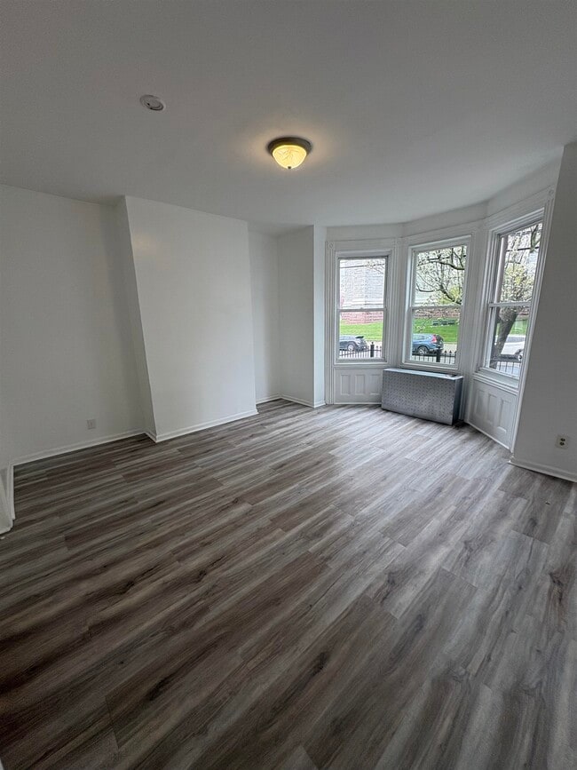 139 Clifton Ave in Newark, NJ - Building Photo - Building Photo