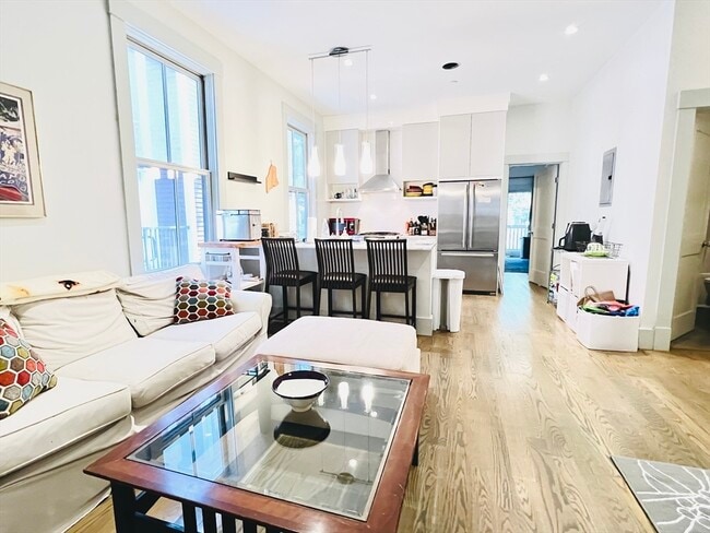 15 Boardman St, Unit 1A in Cambridge, MA - Building Photo - Building Photo
