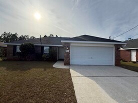8743 Faye Ct in Navarre, FL - Building Photo