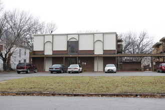 Glen Oak Apartments in Topeka, KS - Building Photo - Building Photo