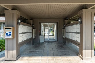 Shasta Terrace in Vacaville, CA - Building Photo - Building Photo