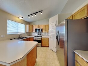 2258 S 2775 W in Syracuse, UT - Foto de edificio - Building Photo