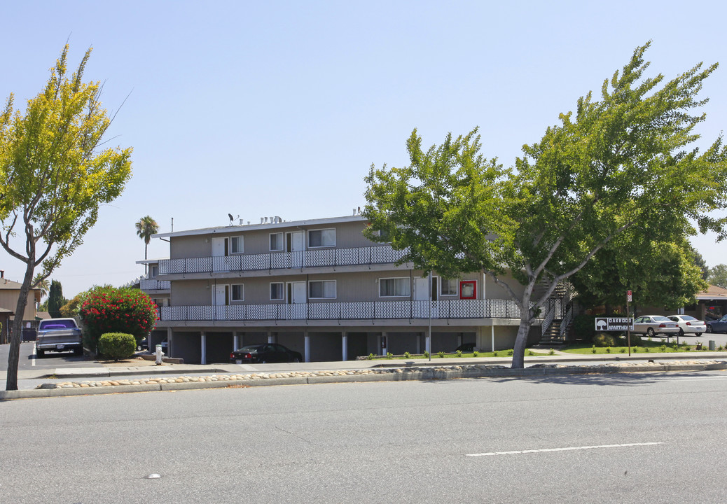 Oakwood Apartments in Sunnyvale, CA - Building Photo