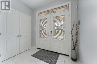 563 Egret Way in Ottawa, ON - Building Photo - Building Photo