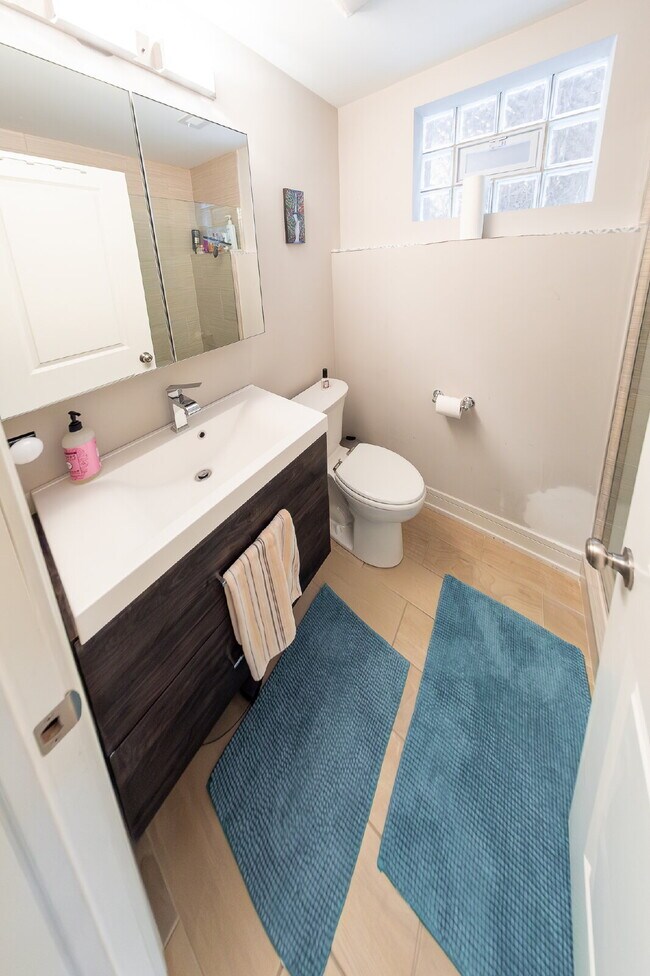 1110 N Christiana Ave in Chicago, IL - Building Photo - Building Photo