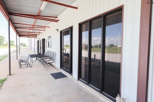 property at 288-288 W Jentsch Rd