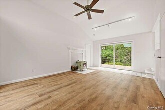 93 Seton Dr in New Rochelle, NY - Building Photo - Building Photo