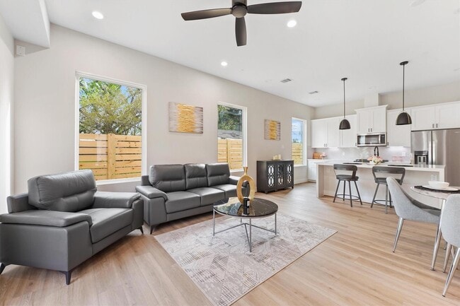 2131 Blalock Rd in Houston, TX - Building Photo - Building Photo