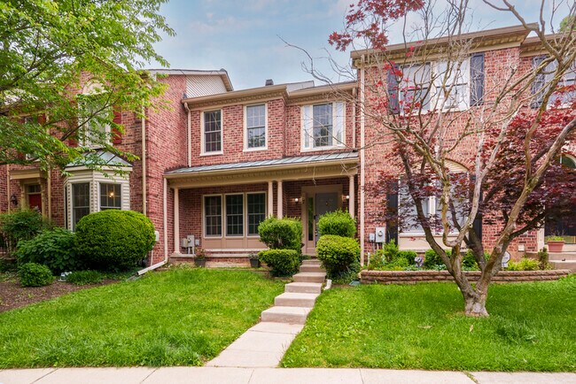 property at 7 Willwood Ct