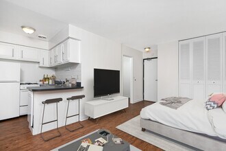 2630 N. Hampden Court in Chicago, IL - Building Photo - Building Photo