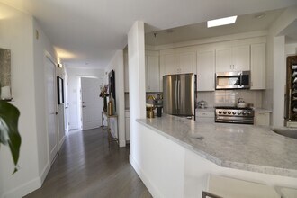 5703 Laurel Canyon Blvd in Los Angeles, CA - Building Photo - Building Photo