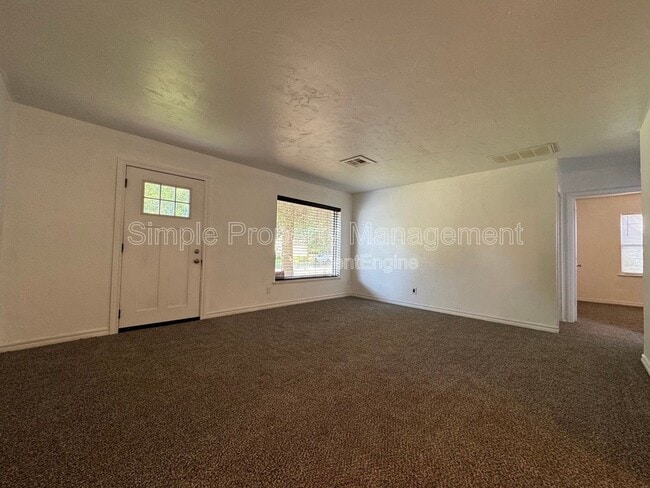 1108 W Apache St in Norman, OK - Building Photo - Building Photo