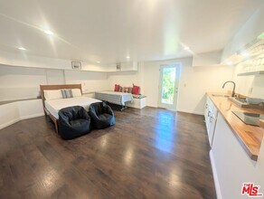 2977 Seabreeze Dr in Malibu, CA - Building Photo - Building Photo